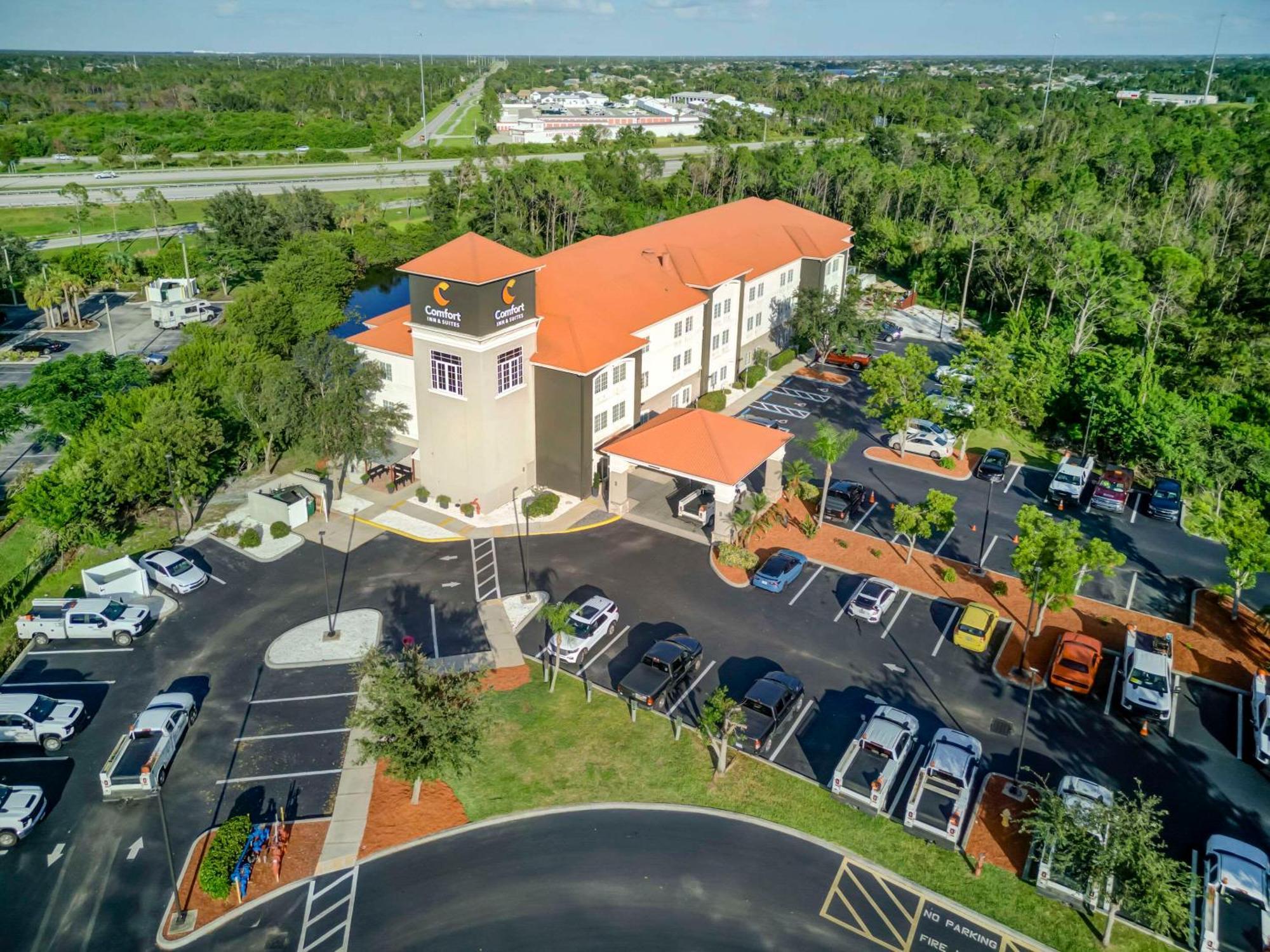Comfort Inn & Suites Port Charlotte-Punta Gorda Εξωτερικό φωτογραφία