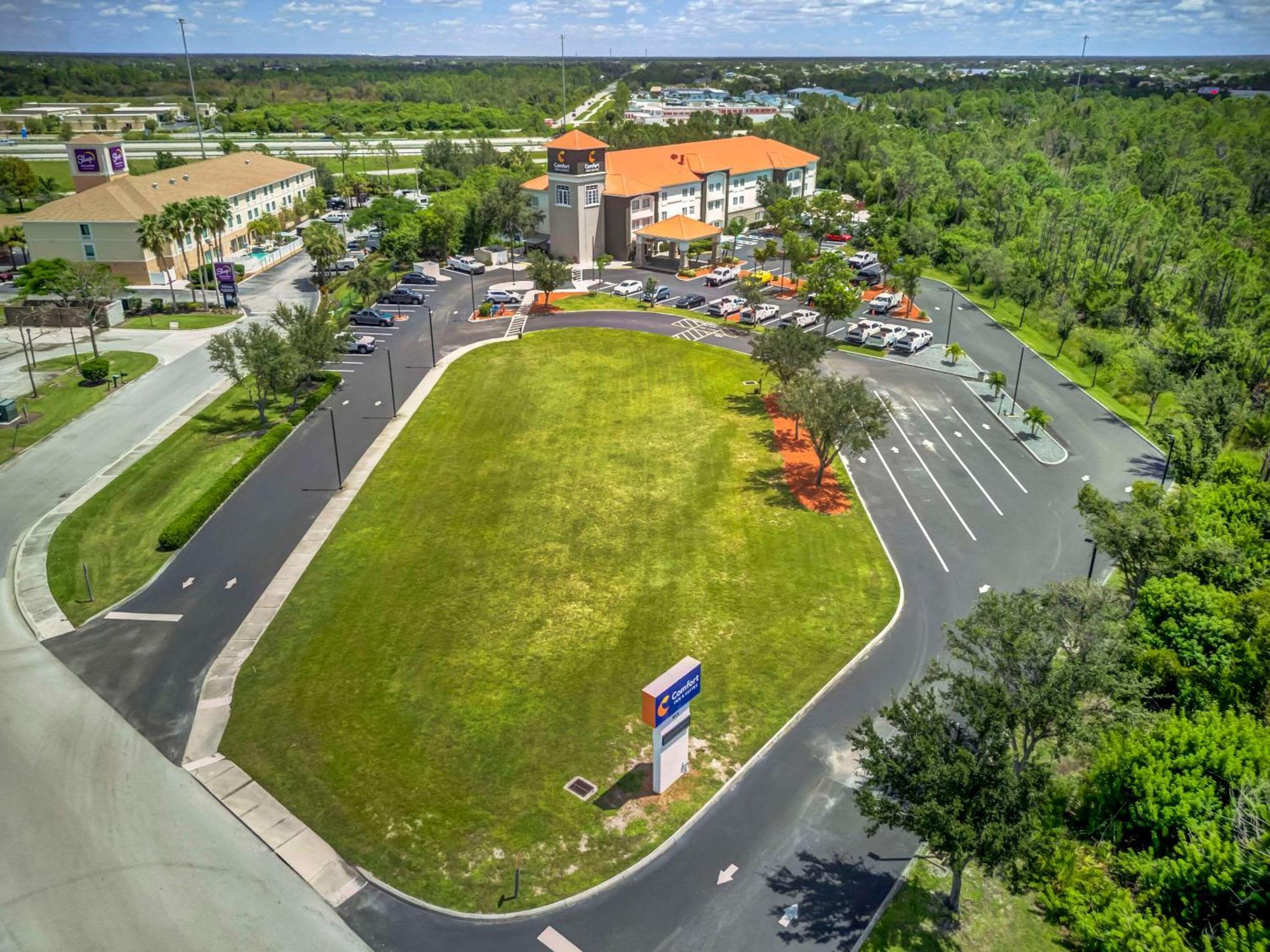 Comfort Inn & Suites Port Charlotte-Punta Gorda Εξωτερικό φωτογραφία